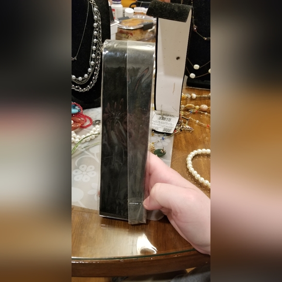 Velvet earring display - Picture 4 of 5